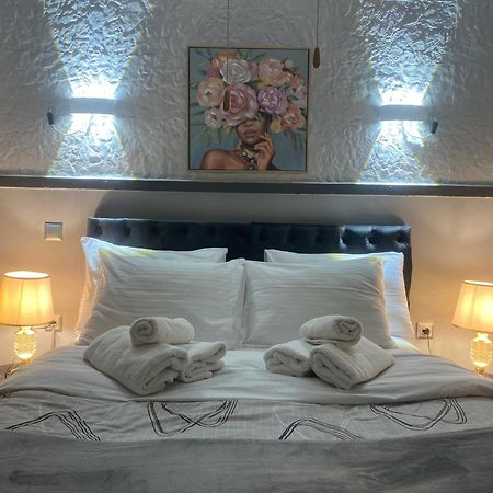 פיראוס Anna Maria Greek Filoxenia Apartment מראה חיצוני תמונה