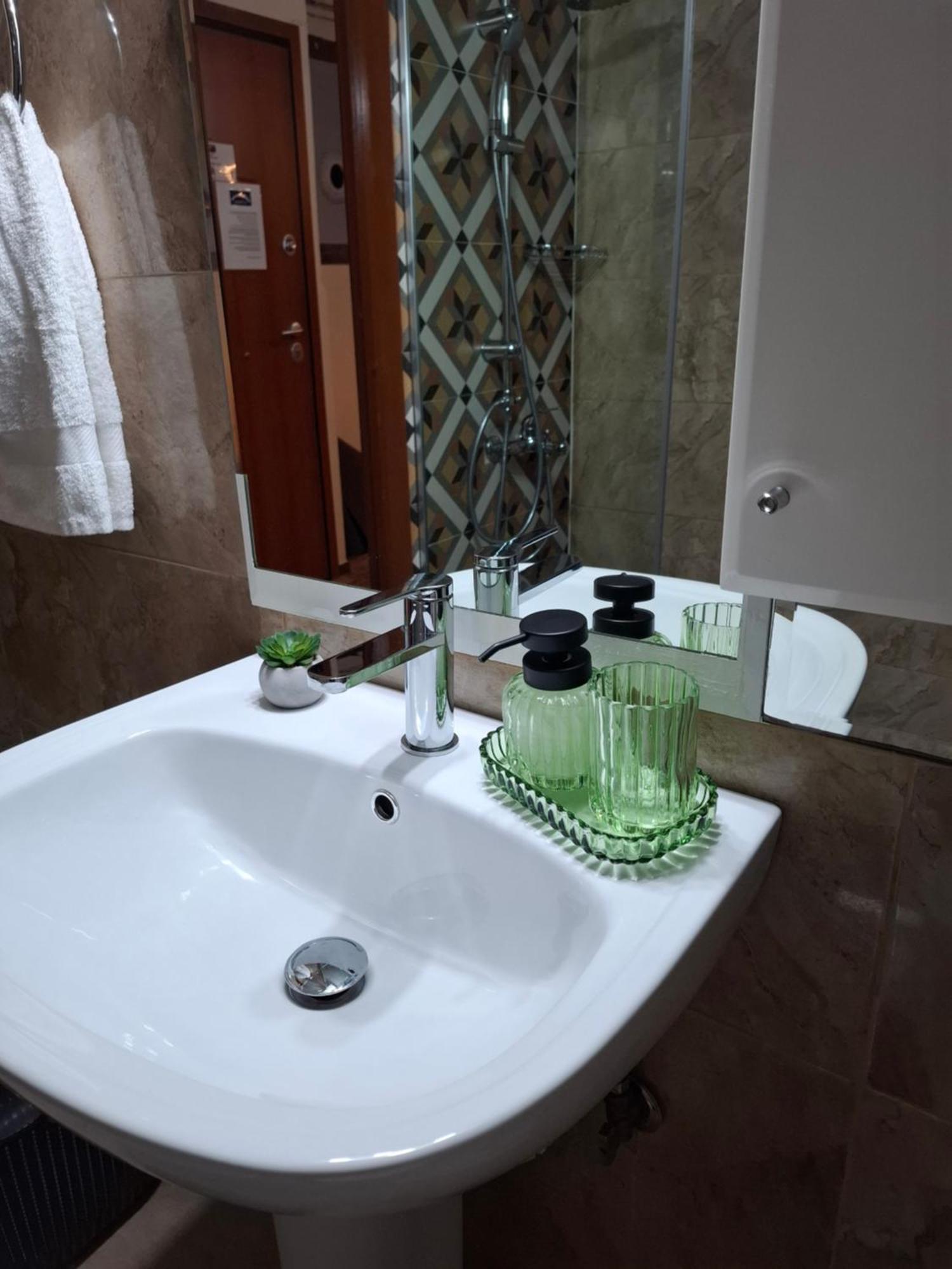 פיראוס Anna Maria Greek Filoxenia Apartment מראה חיצוני תמונה